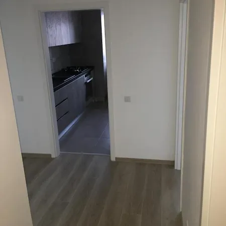 Apart Apartment *